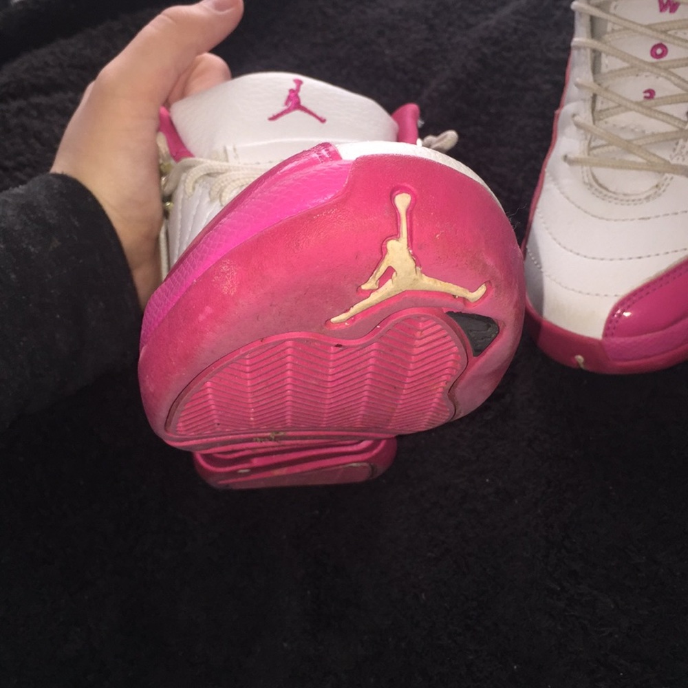 Pink and white valentine day edition Jordan 12 - Picture 2 of 3